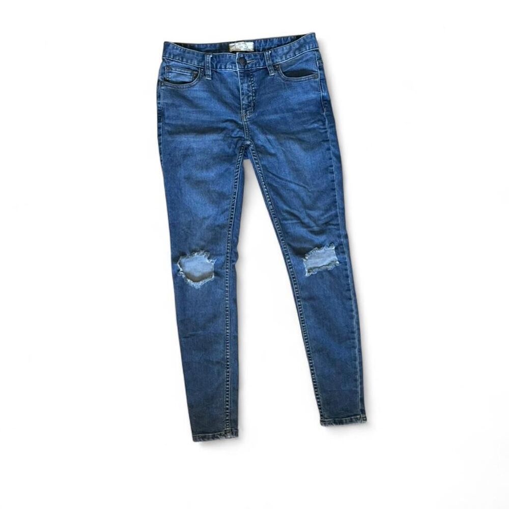 Free People Distressed Skinny Jeans Womens Size 26 Blue Wash. Hawaii sourced